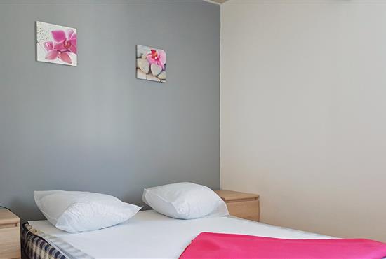 Appartement Prestige, chambre 1 lit double - Camping La Siesta | La Faute sur Mer