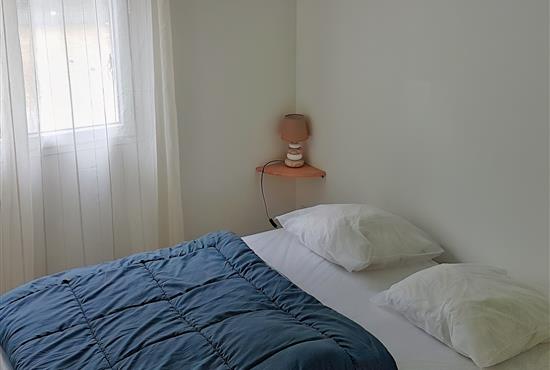 Appartement confort, chambre avec lit double  - Camping La Siesta | La Faute sur Mer