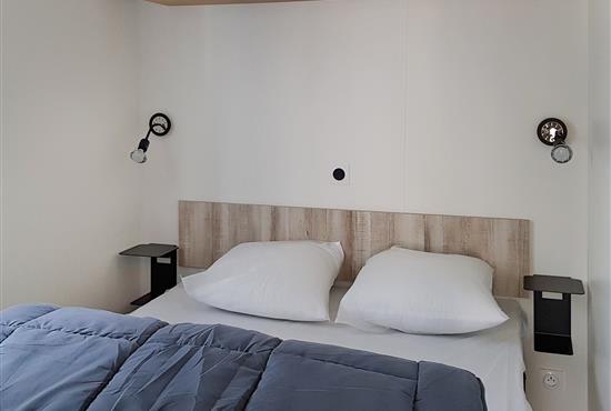 Mobil home VIP, chambre 1 lit double - Camping La Siesta | La Faute sur Mer